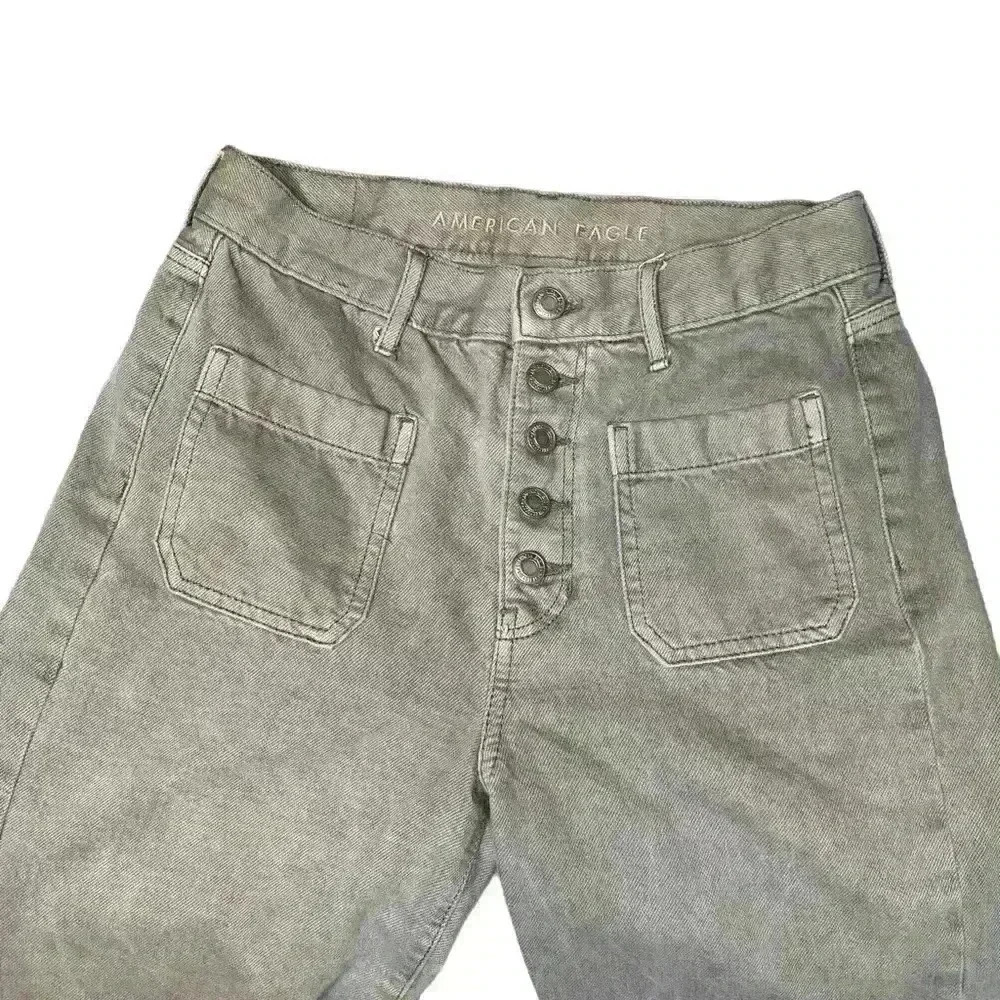 American Eagle Size 4. Button Fly Front. Green. Front pockets - Picture 2 of 9